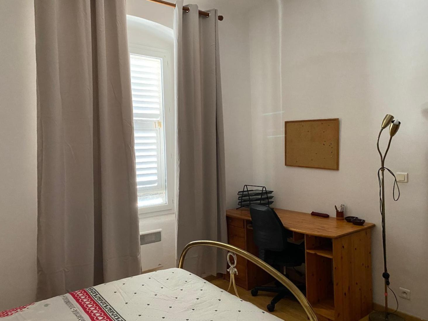 Nid Au 5eme Avec Ascensseur * Bastia (Corsica)